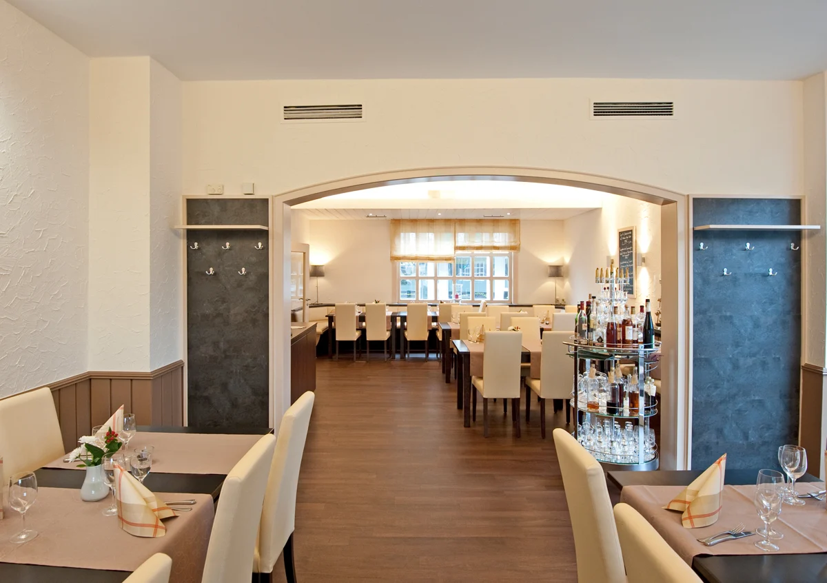 Großzügiger Innenraum im Restaurant in Remscheid ideal für Feiern und Stammtische