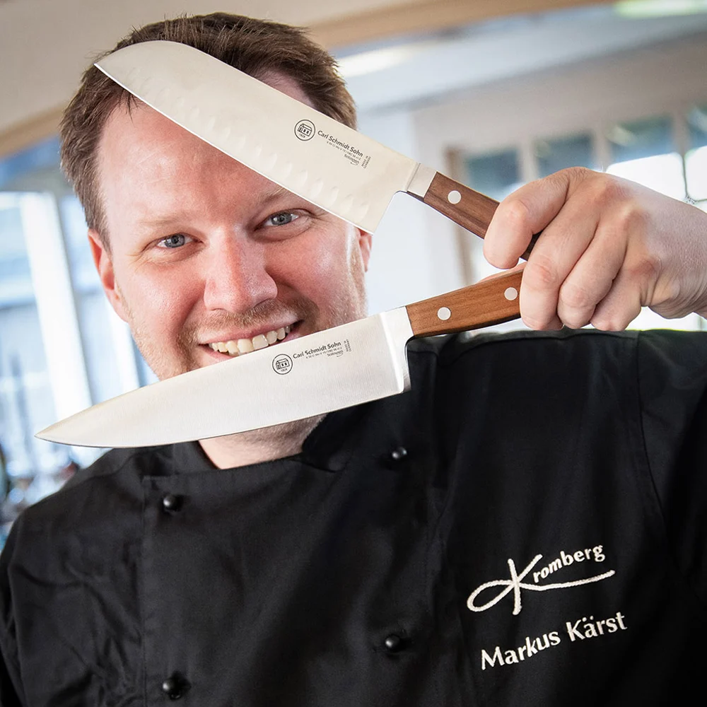 Küchenchef Markus Kärst vom Restaurant Kromberg in Remscheid mit hochwertigen Kochmessern